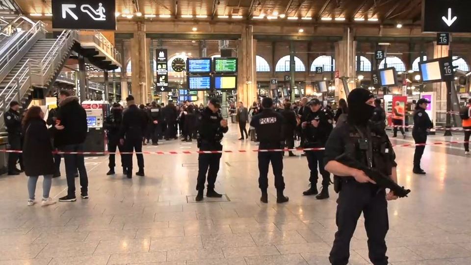 Na pařížském nádraží Gare du Nord útočník pobodal šest lidí